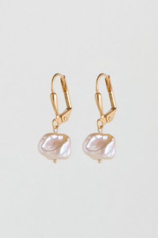 Fairtrade Raw pearl earrings with sustainable gold plating