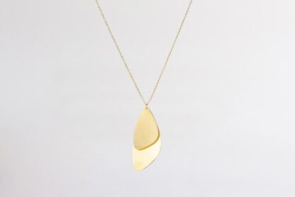 14K gold plated sustainable ethical conscious bridal Majestic Mussel necklace