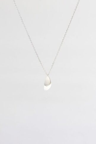 Silver sustainable ethical conscious bridal mini mussel necklace